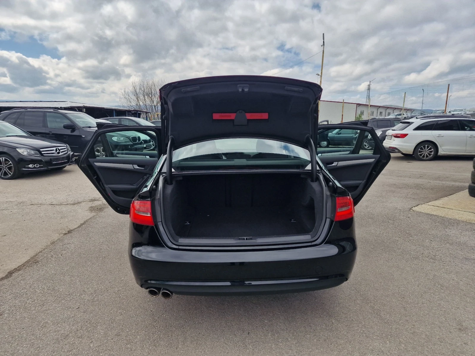 Audi A4 2.0TDI NAVI SEDAN  | Mobile.bg — изображение 16