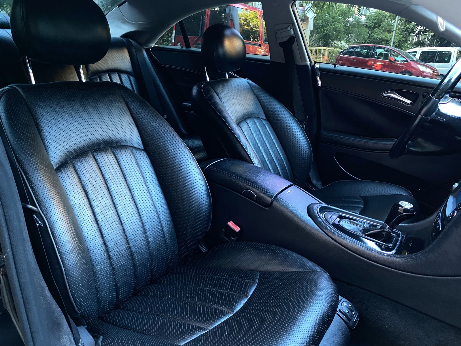 Mercedes-Benz CLS 500  - изображение 7