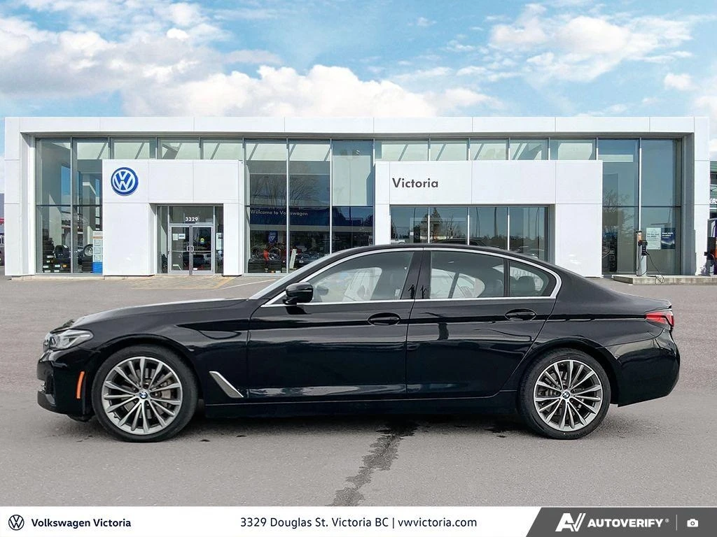 BMW 530 * xDrive Sedan * CARFAX * БЕЗ ПЪРВОНАЧАЛНА ВНОСКА - изображение 3