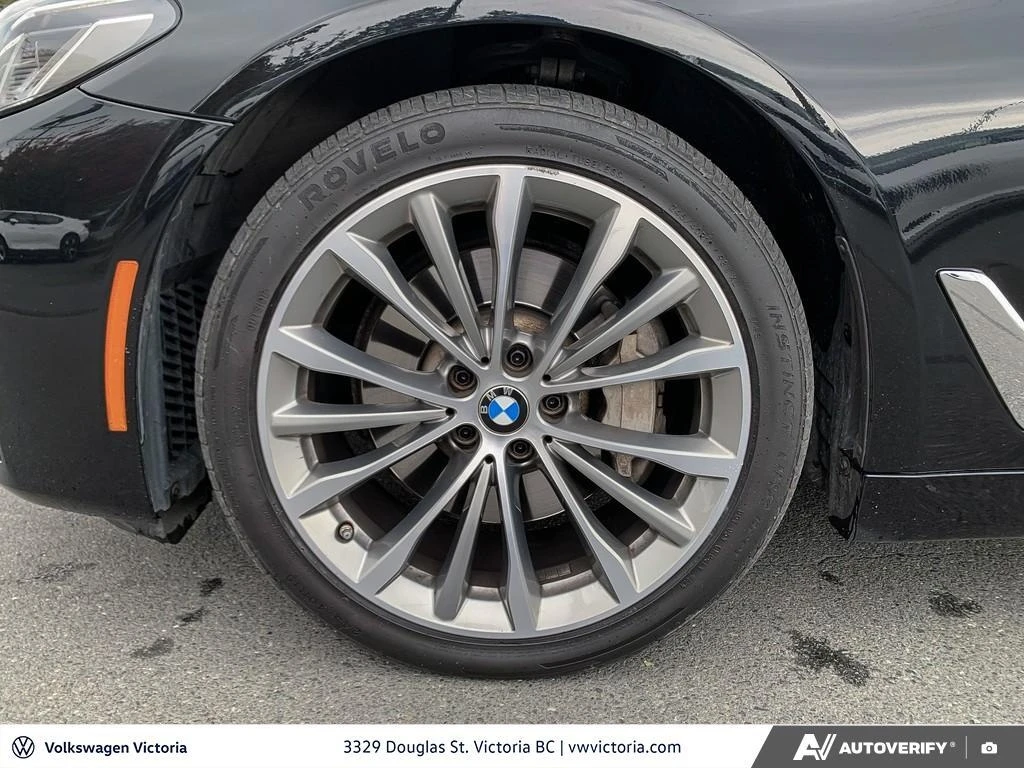 BMW 530 * xDrive Sedan * CARFAX * БЕЗ ПЪРВОНАЧАЛНА ВНОСКА - изображение 6