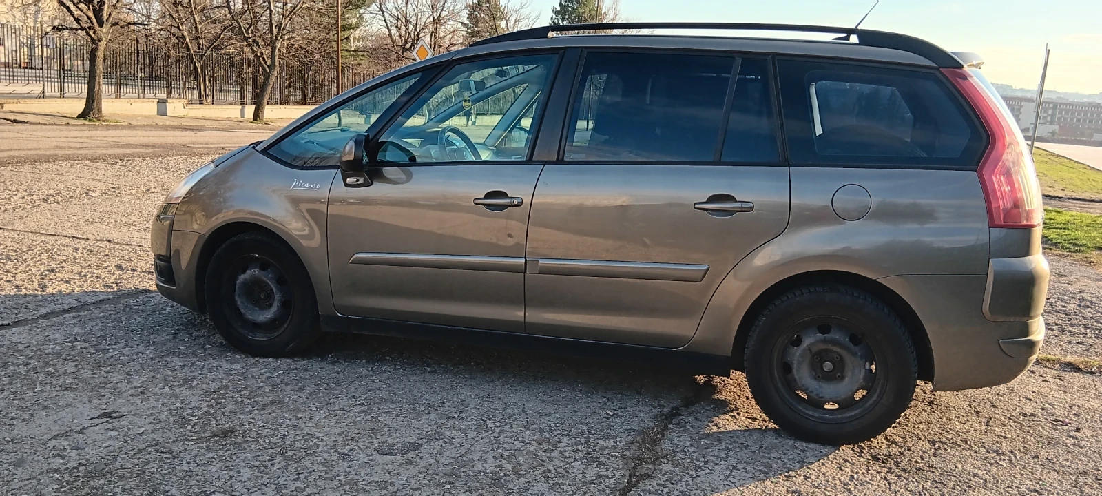 Citroen Grand C4 Picasso 1.6 HDI - изображение 6