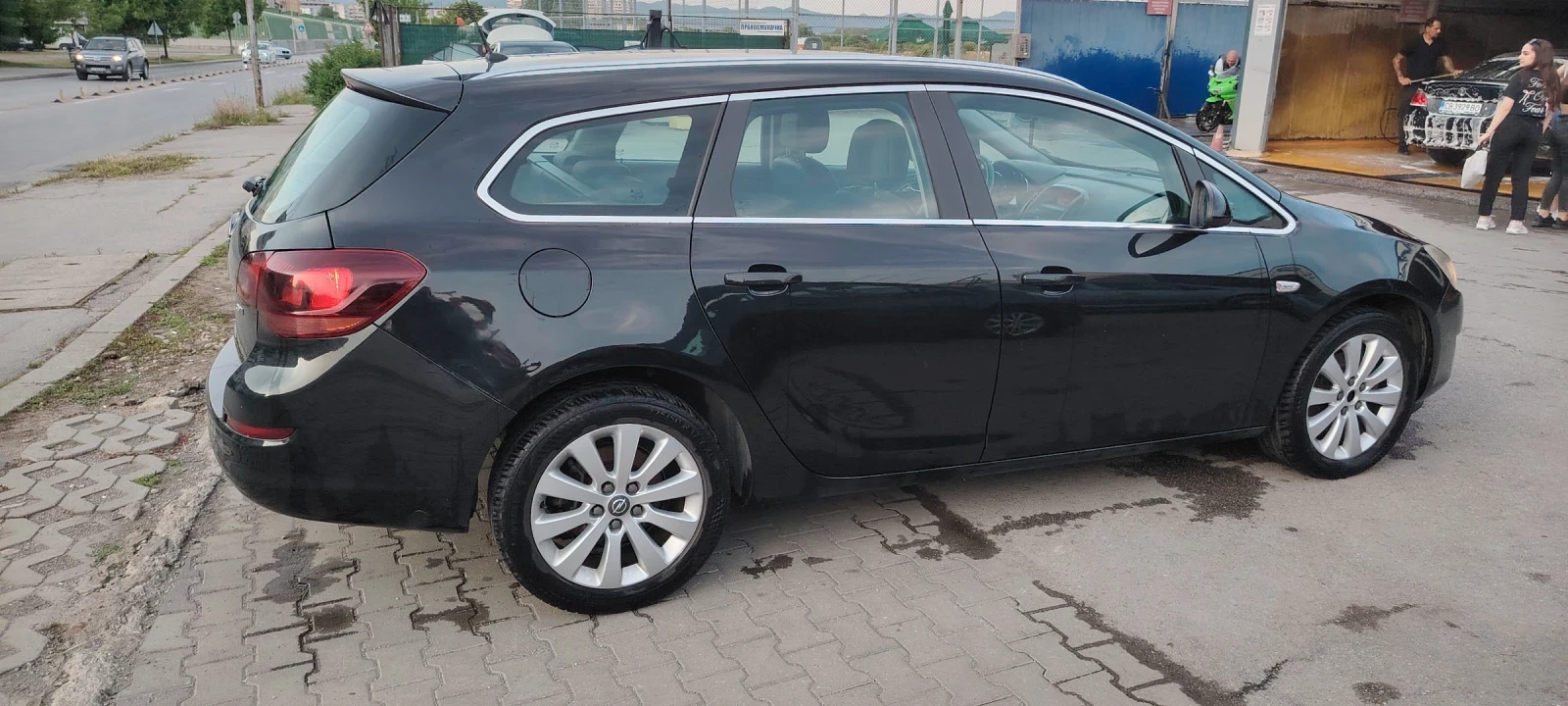 Opel Astra 1.7 cdti 2012 - изображение 3