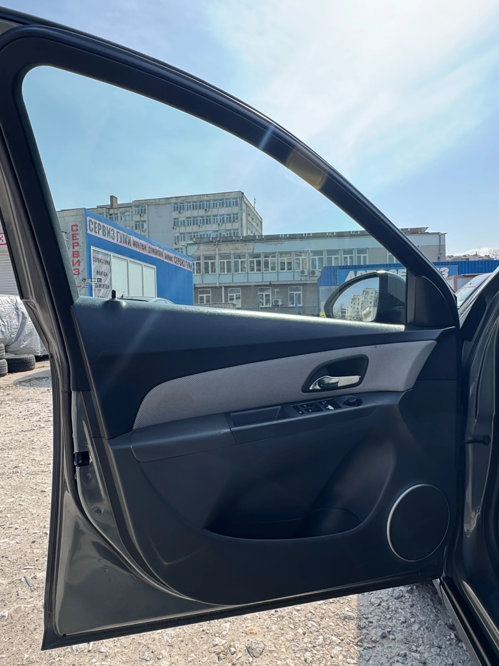 Chevrolet Cruze 1.6, снимка 10 - Автомобили и джипове - 53872855