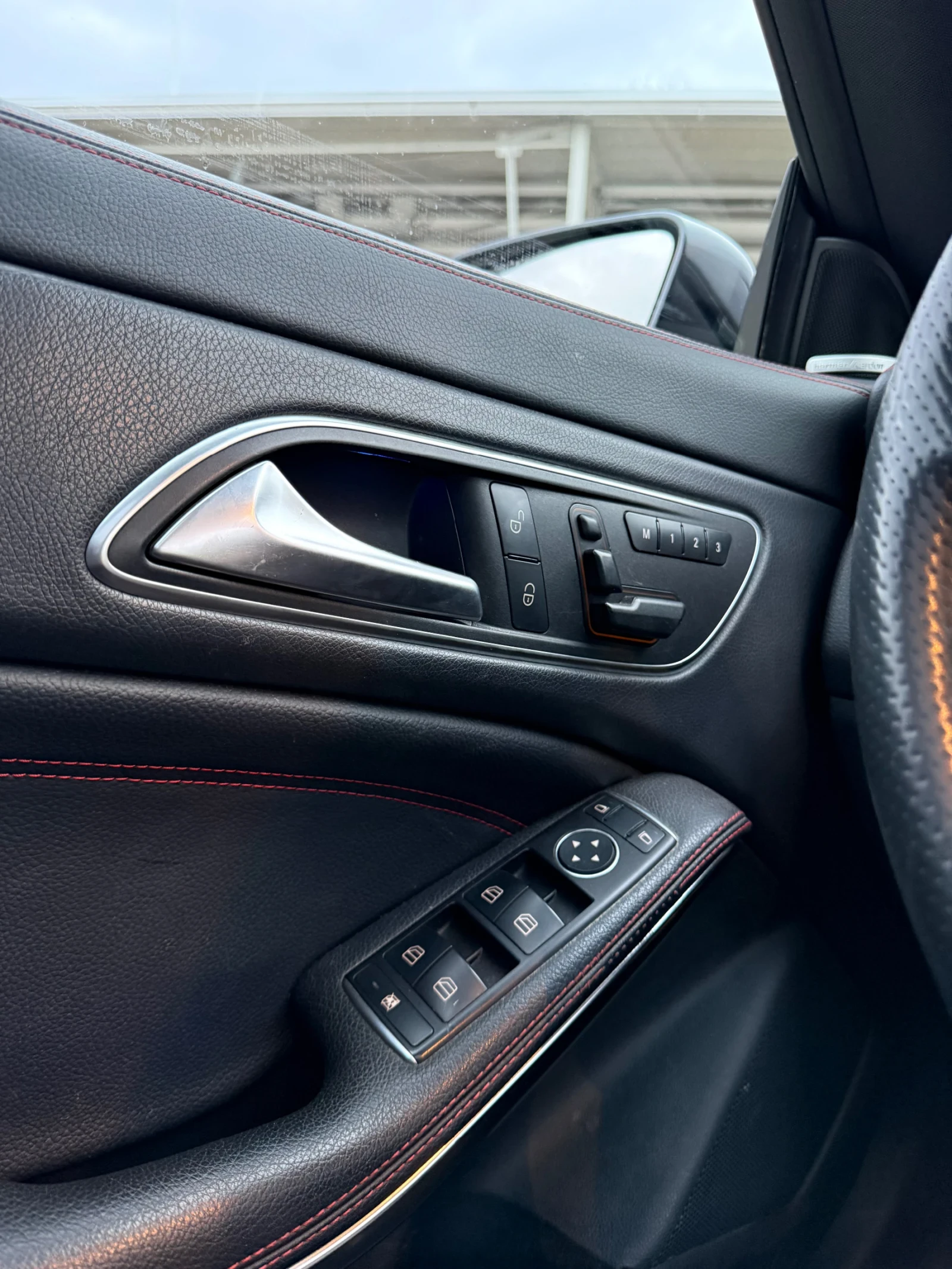 Mercedes-Benz CLA 220, снимка 11 - Автомобили и джипове - 53890506