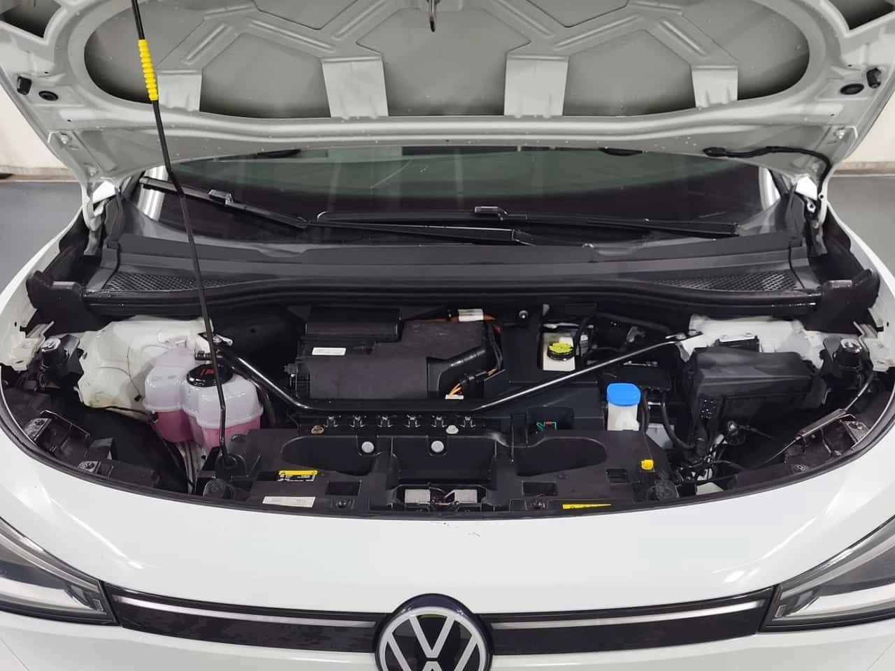 VW ID.4 PRO/CARFAX/ПАНОРАМА/2 КЛЮЧА/ПОДГРЕВ/4х4, снимка 16 - Автомобили и джипове - 53954418