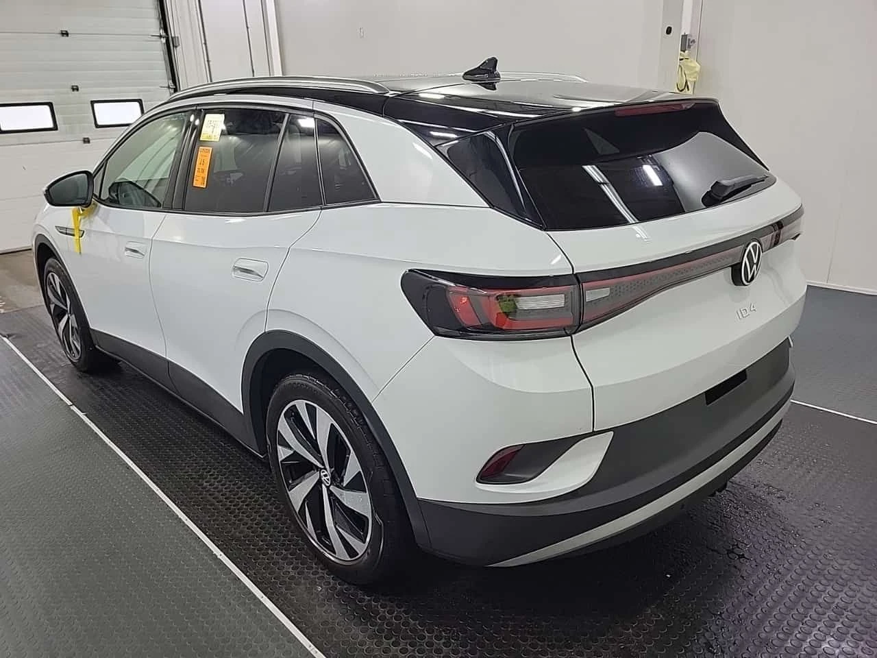 VW ID.4 PRO/CARFAX/ПАНОРАМА/2 КЛЮЧА/ПОДГРЕВ/4х4, снимка 4 - Автомобили и джипове - 53954418