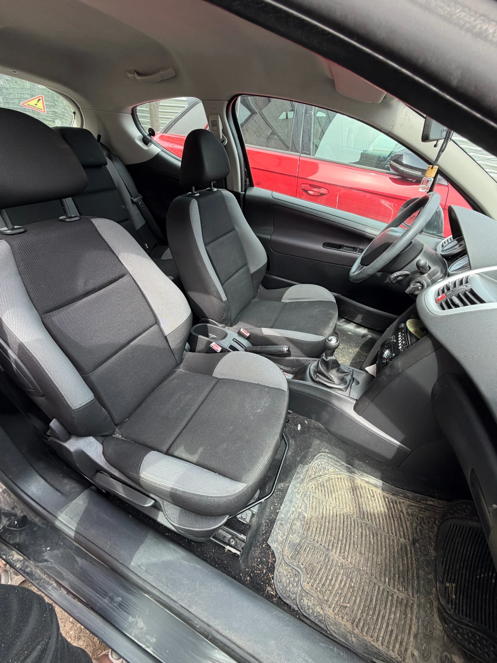 Peugeot 207 бензин, снимка 15 - Автомобили и джипове - 54180720