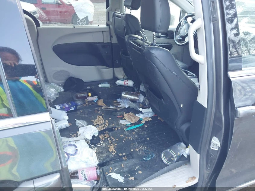 Chrysler Pacifica 3.6L V-6 DOHC, VVT, 287HP Front Wheel Drive | Mobile.bg � ����������� 8