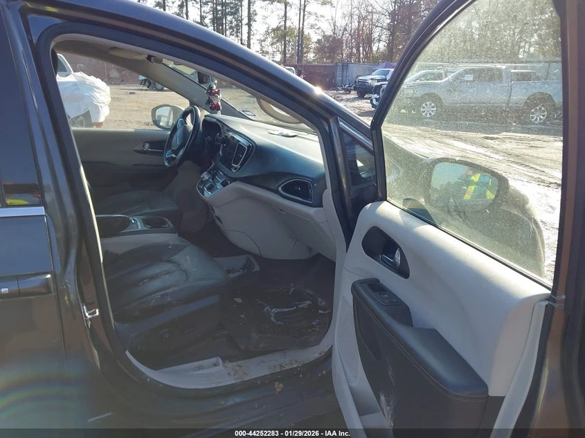 Chrysler Pacifica 3.6L V-6 DOHC, VVT, 287HP Front Wheel Drive | Mobile.bg � ����������� 5