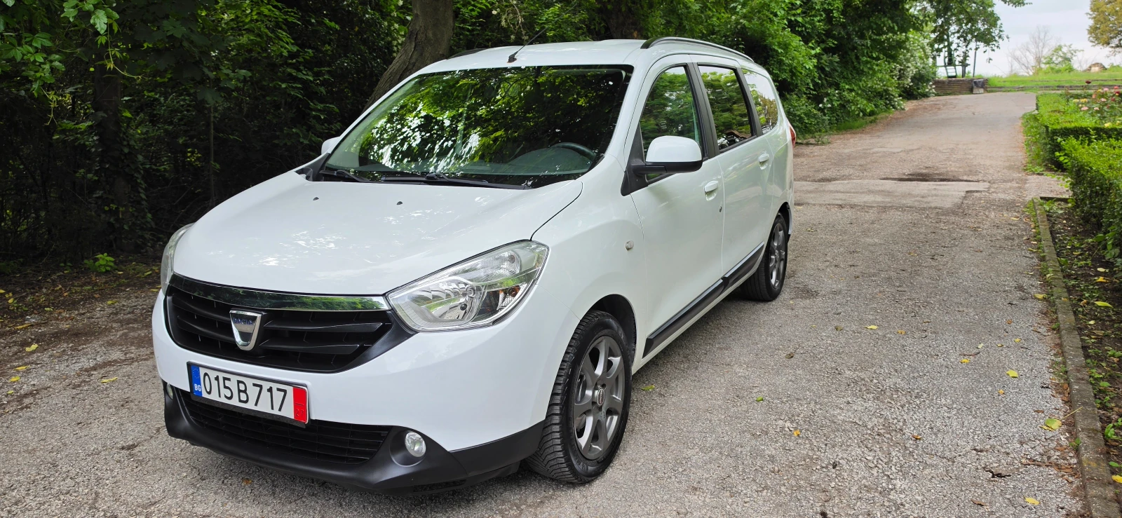Dacia Lodgy 1.5DCI, снимка 9 - Автомобили и джипове - 54744490