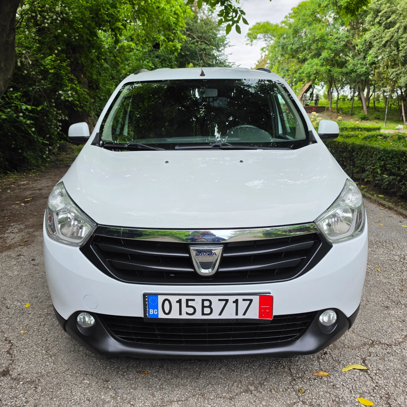Dacia Lodgy 1.5DCI, снимка 11 - Автомобили и джипове - 54744490
