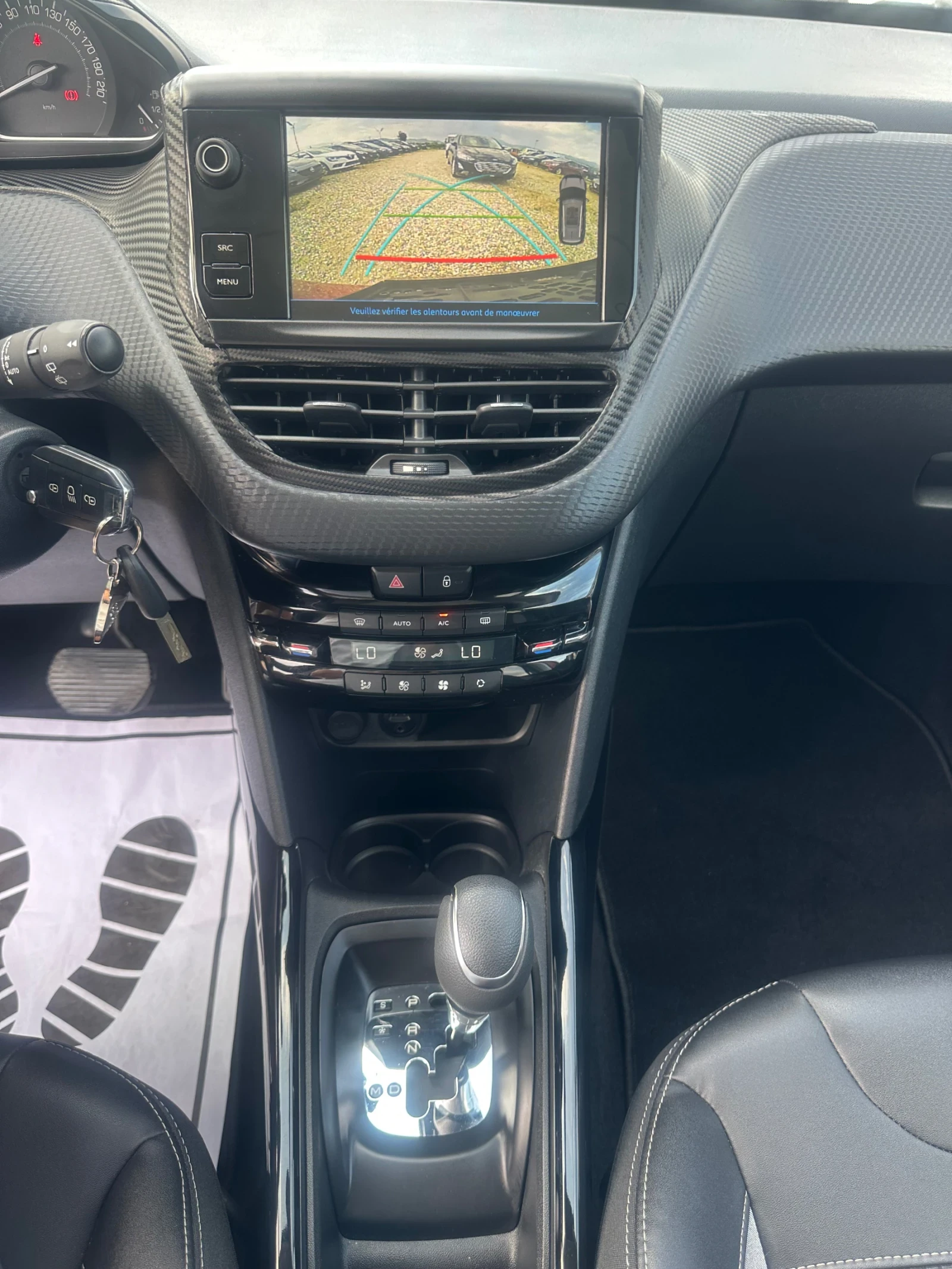 Peugeot 2008, снимка 12 - Автомобили и джипове - 55062568