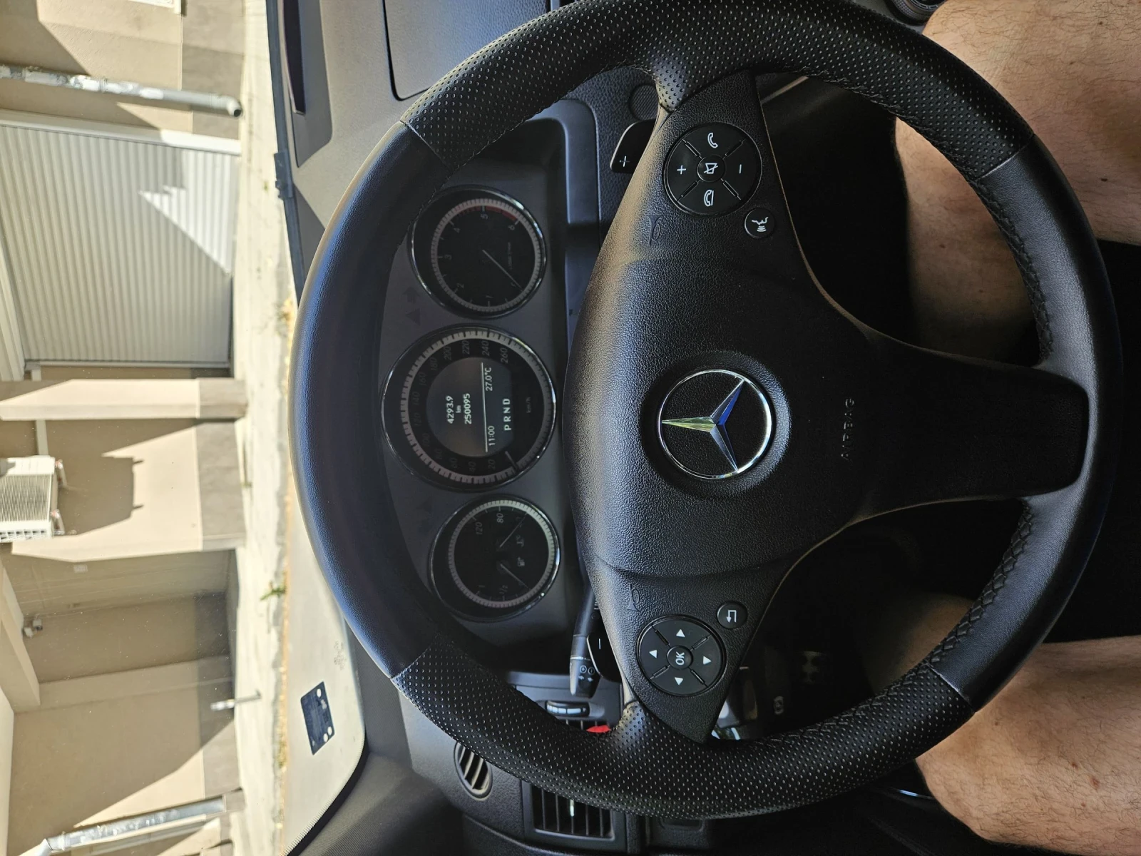 Mercedes-Benz C 220 AMG optic Avangard, снимка 4 - Автомобили и джипове - 55161825