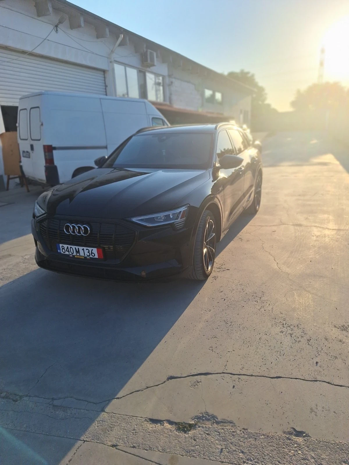 Audi E-Tron Audi e-tron 50 quattro / Matrix LED / 360  Камери , снимка 3 - Автомобили и джипове - 55254372