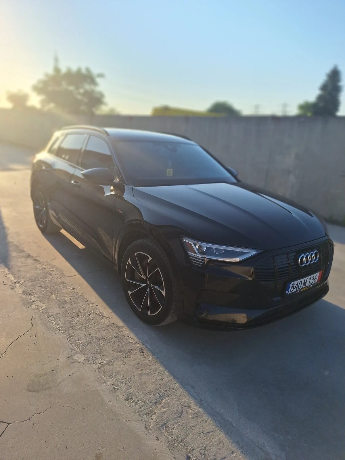 Audi E-Tron Audi e-tron 50 quattro / Matrix LED / 360  Камери , снимка 2 - Автомобили и джипове - 55254372