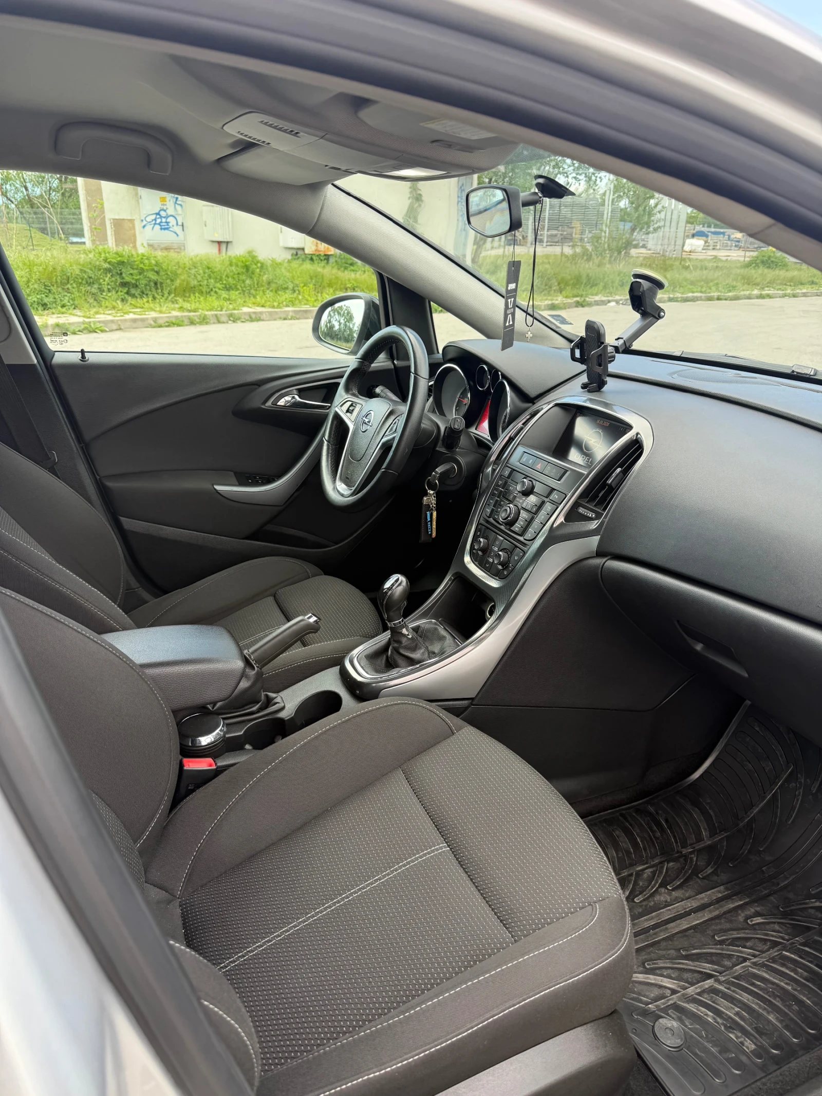 Opel Astra J, снимка 6 - Автомобили и джипове - 55291939