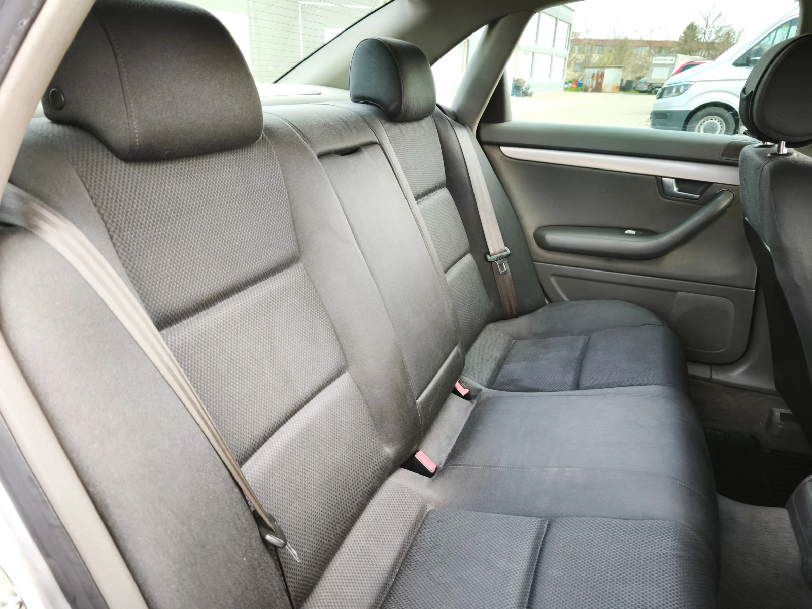 Audi A4 1.8T Quattro, снимка 12 - Автомобили и джипове - 56136278