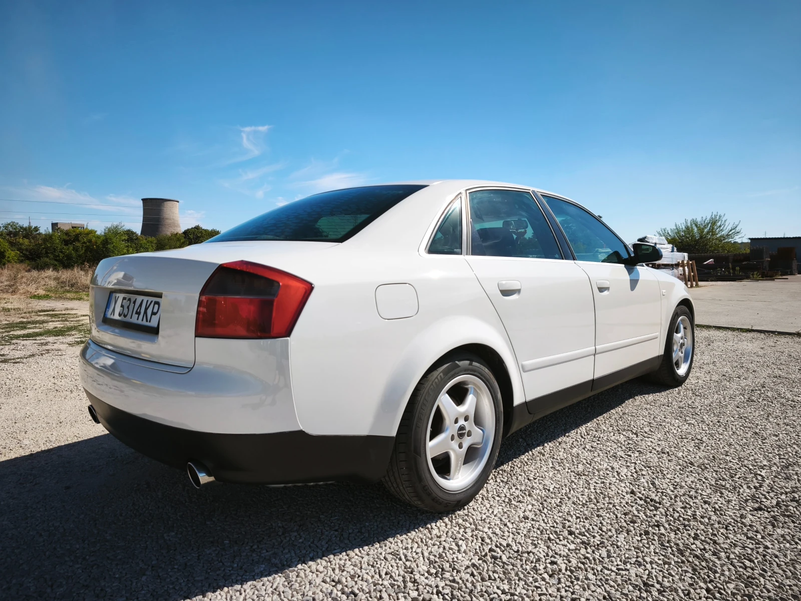 Audi A4 1.8T Quattro, снимка 4 - Автомобили и джипове - 56136278