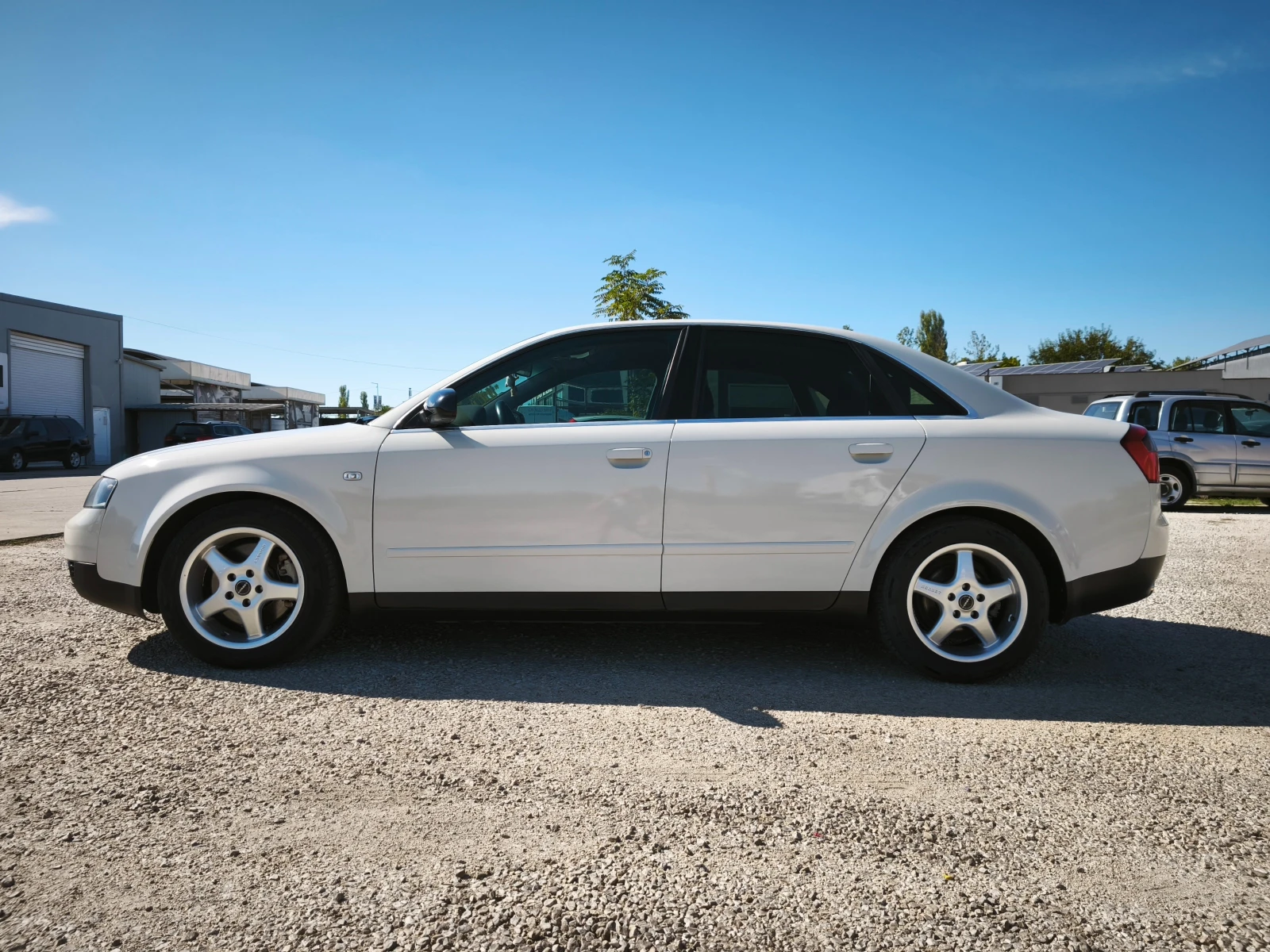 Audi A4 1.8T Quattro, снимка 7 - Автомобили и джипове - 56136278