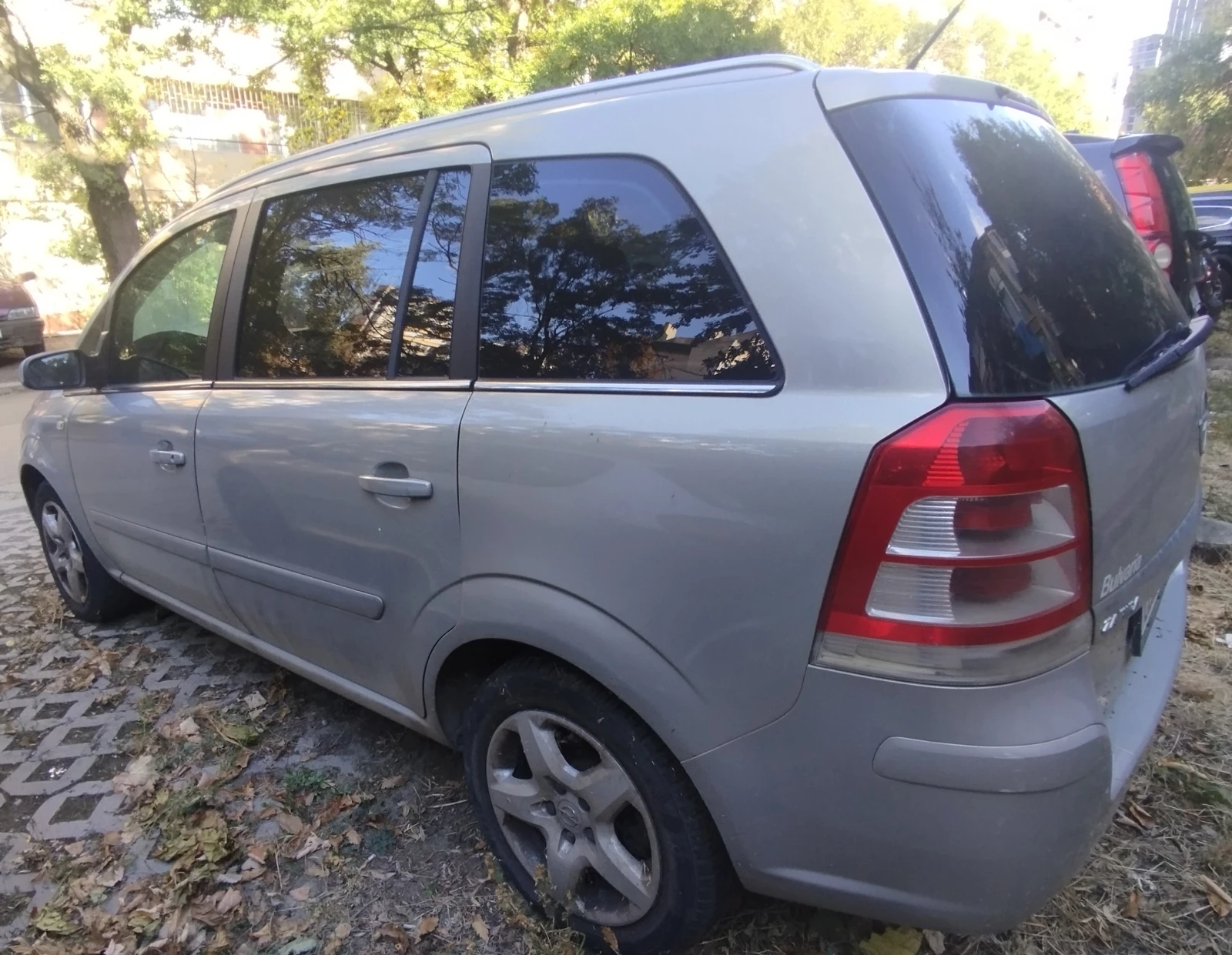 Opel Zafira B, снимка 3 - Автомобили и джипове - 56151461