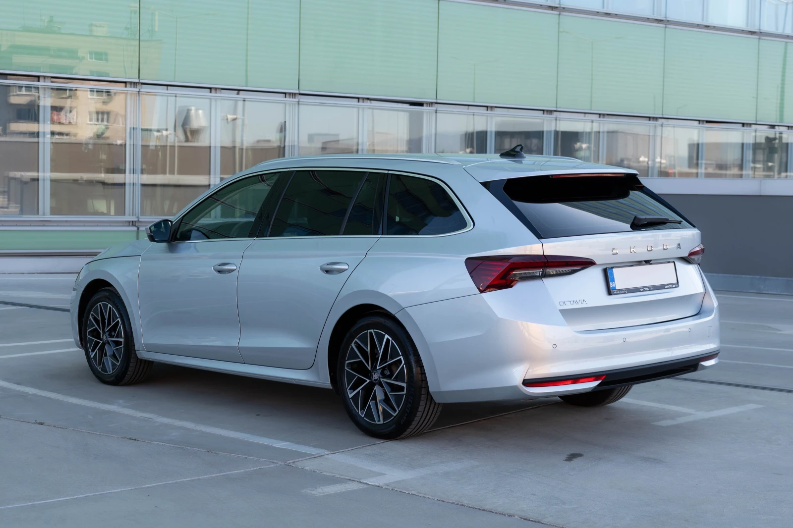 Skoda Octavia Edition 130 , снимка 4 - Автомобили и джипове - 56435425