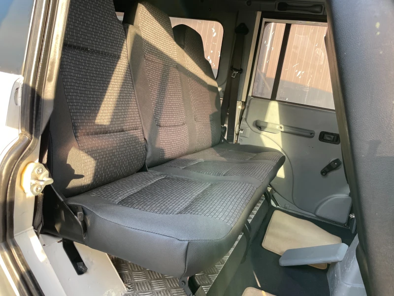 Land Rover Defender IVECO MASSIF 3.0 HPI Diesel , снимка 15 - Автомобили и джипове - 47115799