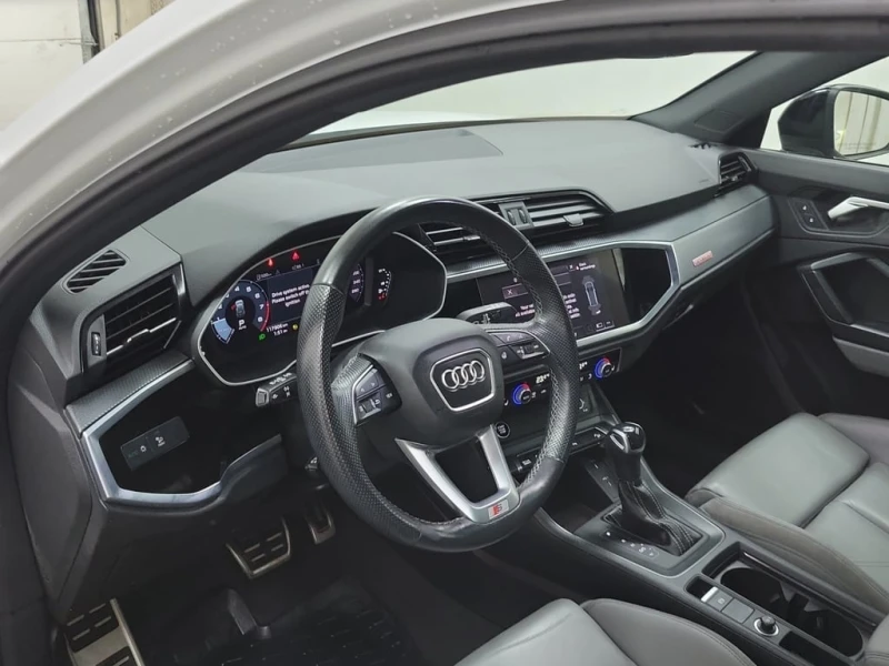 Audi Q3 * S LINE PREMIUM PLUS * CARFAX * ЦЕНА ДО БГ, снимка 9 - Автомобили и джипове - 53205813