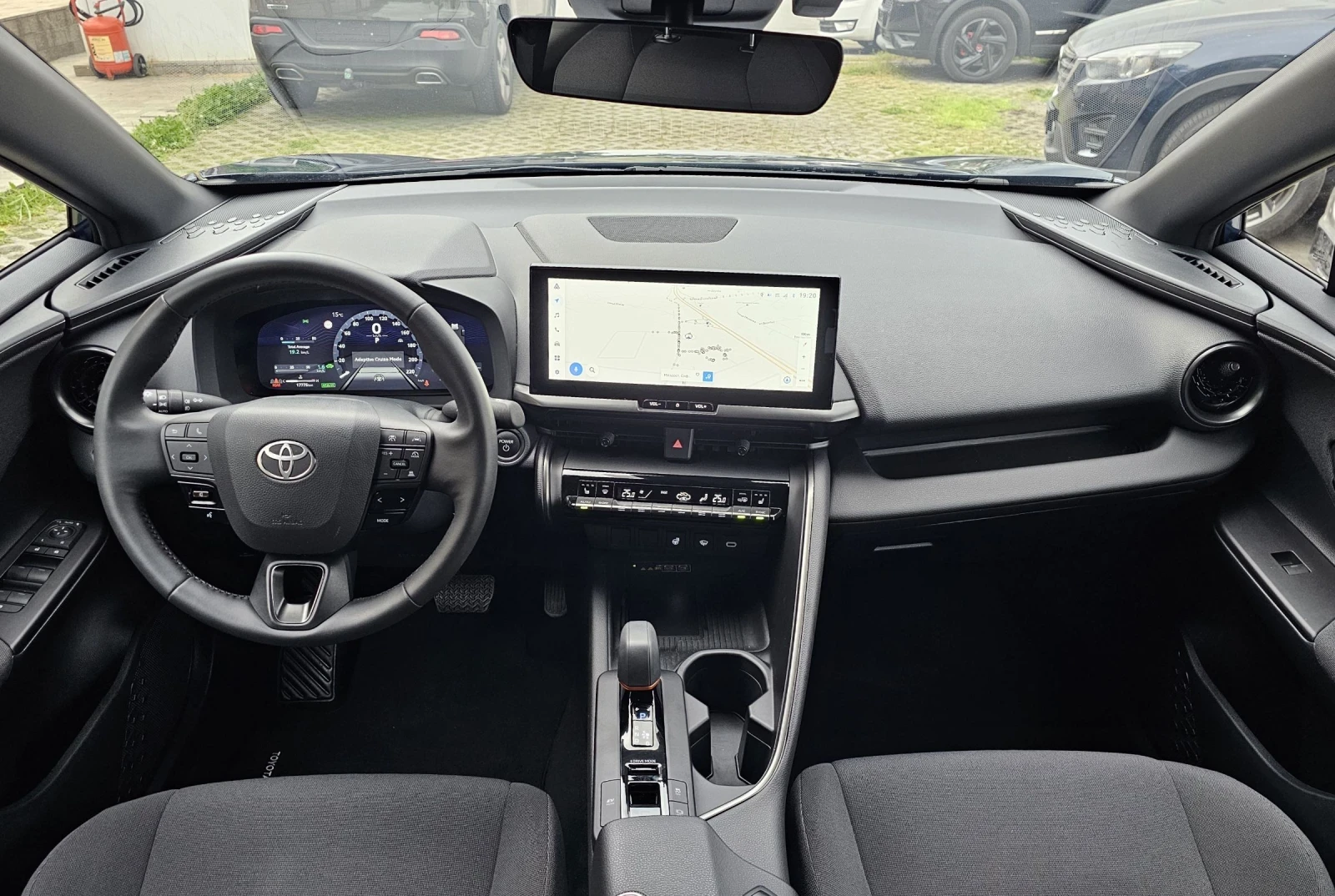Toyota C-HR 1.8 Hybrid Keyless CarPlay Гаранция , снимка 13 - Автомобили и джипове - 54479578