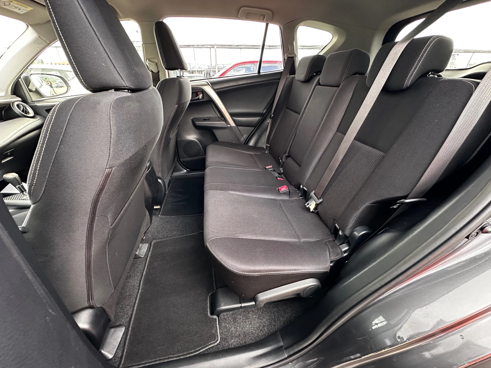 Toyota Rav4 2.2D4D 150к.с 4х4 Автомат, снимка 16 - Автомобили и джипове - 55223493