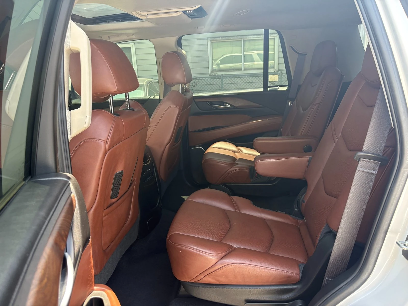 Cadillac Escalade 6.2* ЛЮК* 360* ПОДГРЕВ ВОЛАН* ЕЛ. БАГАЖНИК* КРАЙНА, снимка 8 - Автомобили и джипове - 55367098