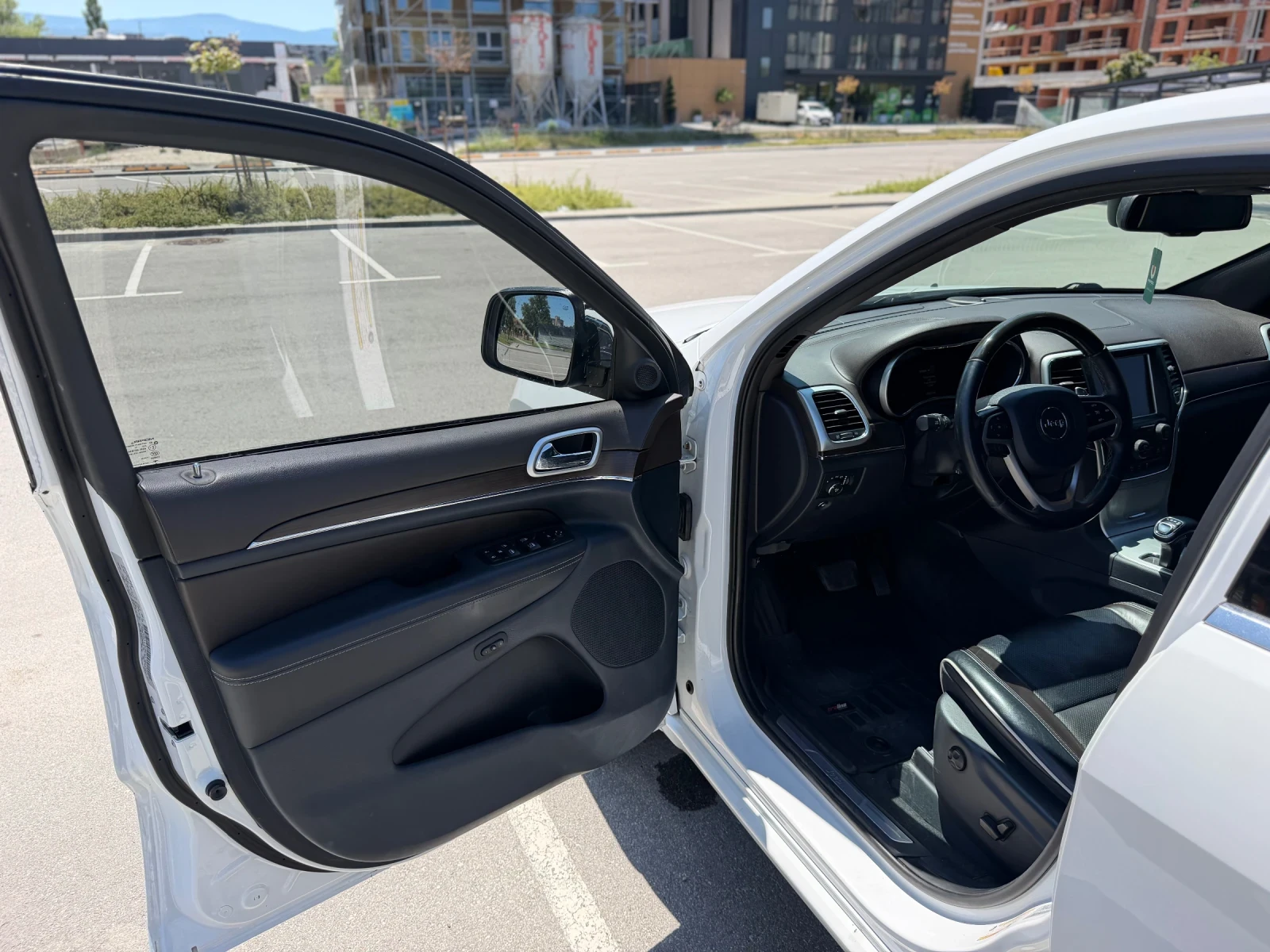 Jeep Grand cherokee 3.6 OVERLAND, снимка 11 - Автомобили и джипове - 55421919