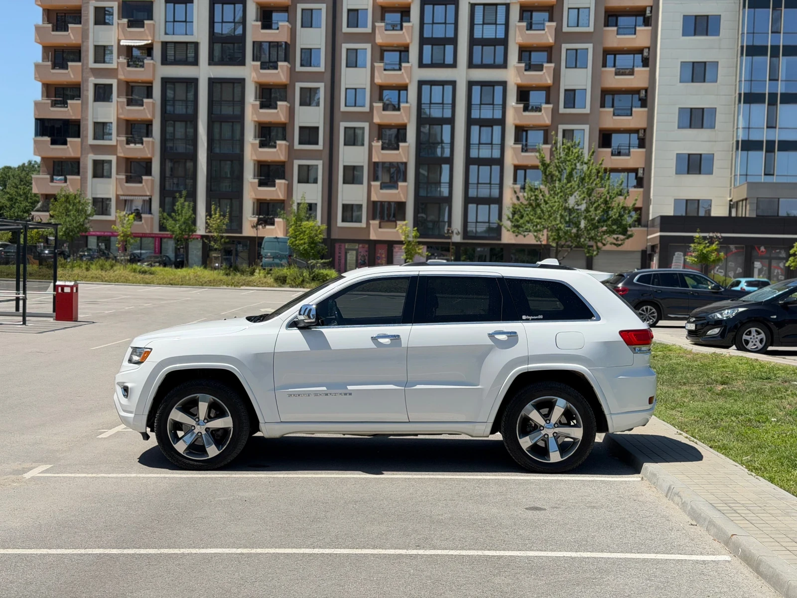 Jeep Grand cherokee 3.6 OVERLAND, снимка 8 - Автомобили и джипове - 55421919