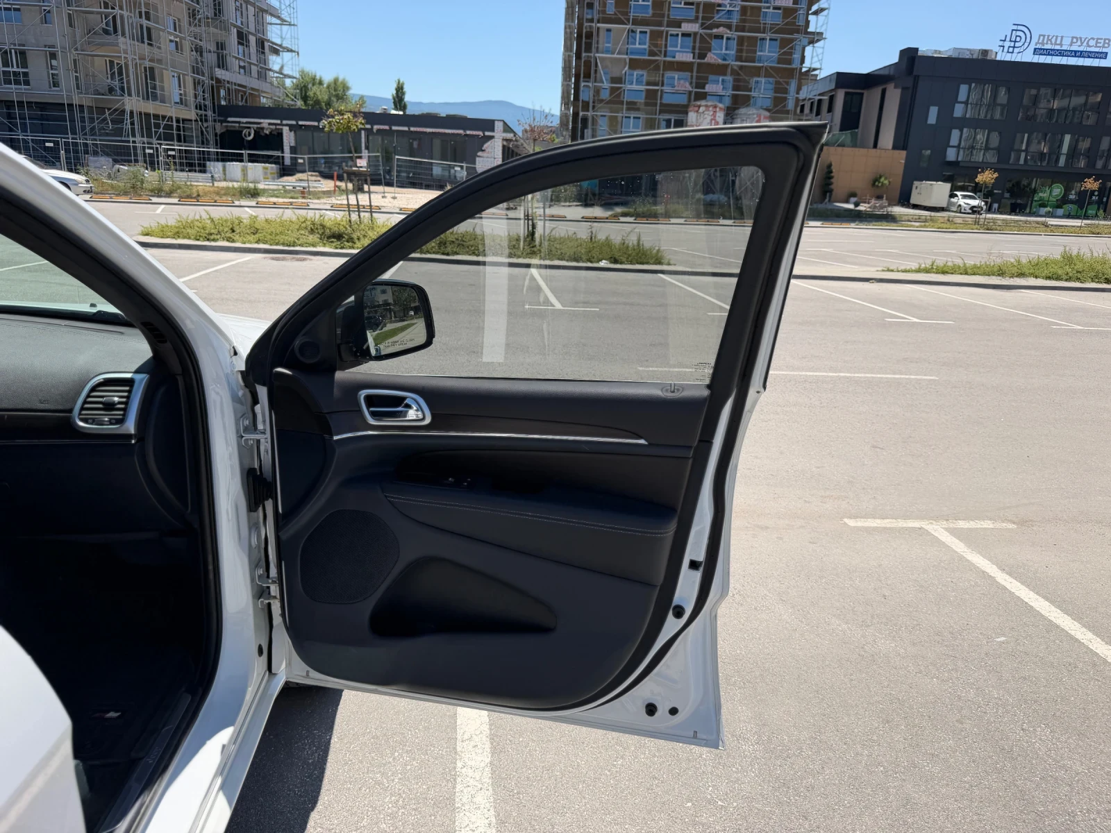 Jeep Grand cherokee 3.6 OVERLAND, снимка 13 - Автомобили и джипове - 55421919
