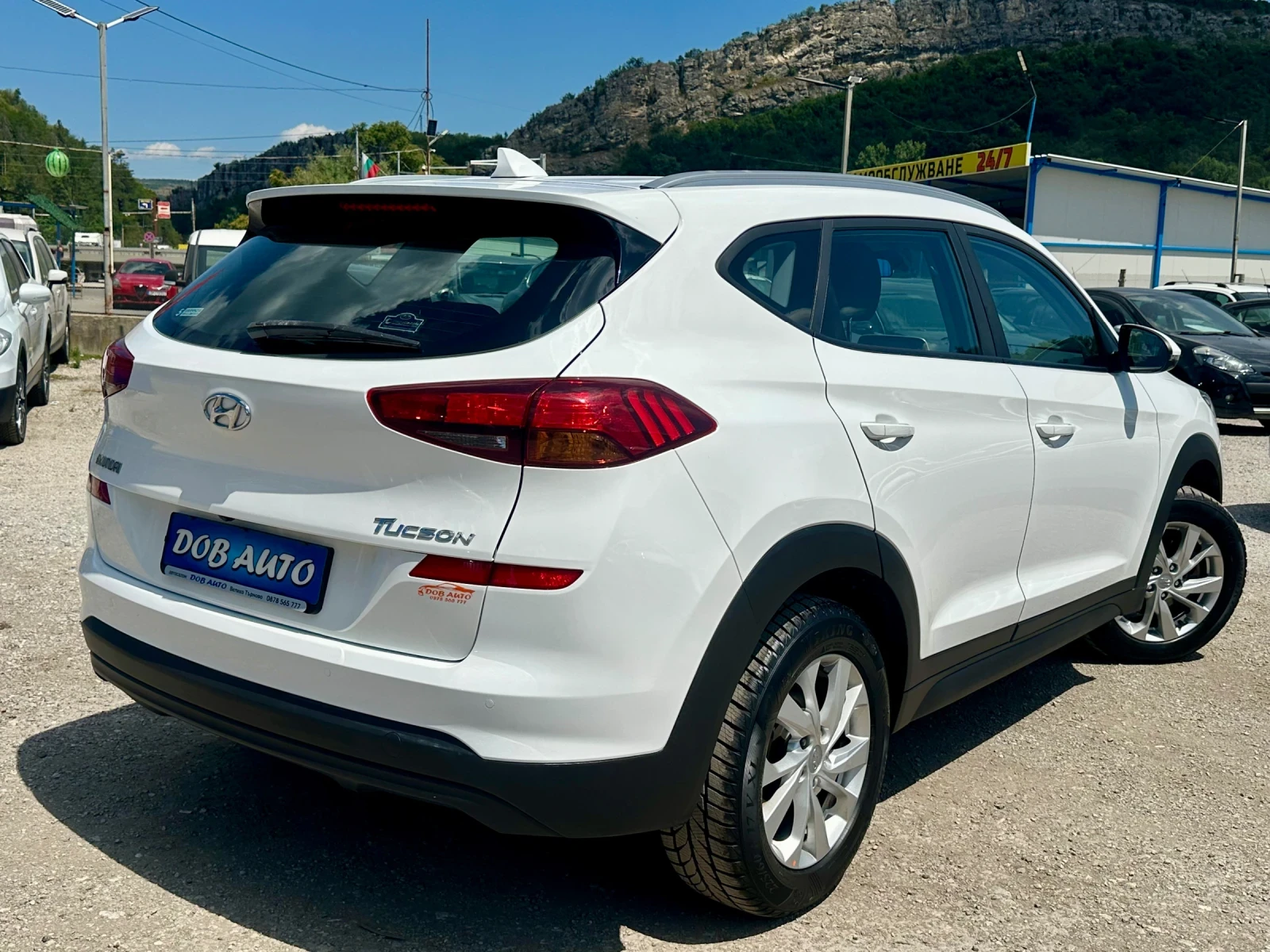 Hyundai Tucson 1.6CRDI-FACELIFT-ОБСЛУЖЕН-НАВИ-ЛЕД-КАМЕРА, снимка 6 - Автомобили и джипове - 55470160