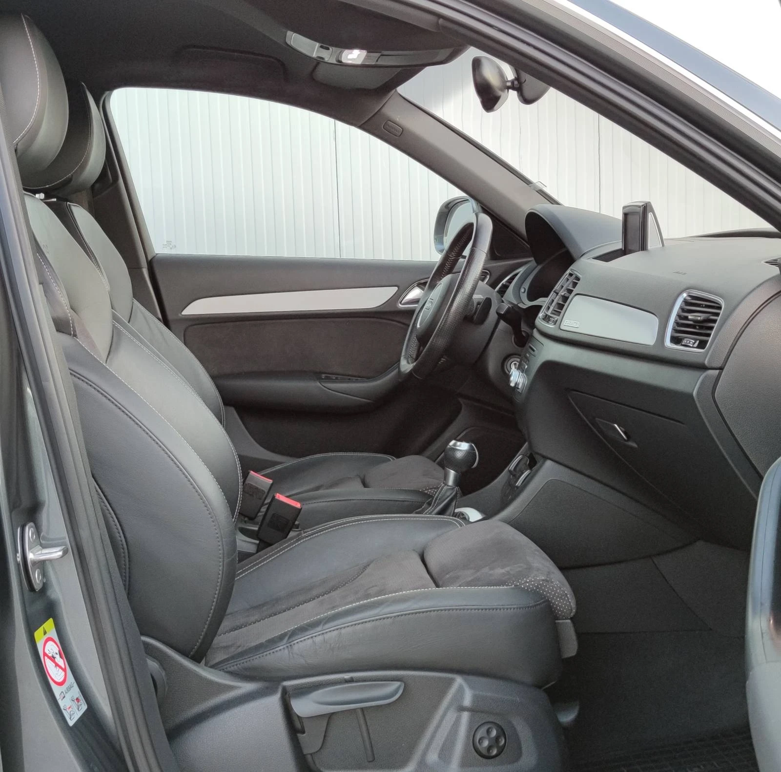 Audi Q3 * S-Line* Facelift* Quattro* , снимка 12 - Автомобили и джипове - 55711684