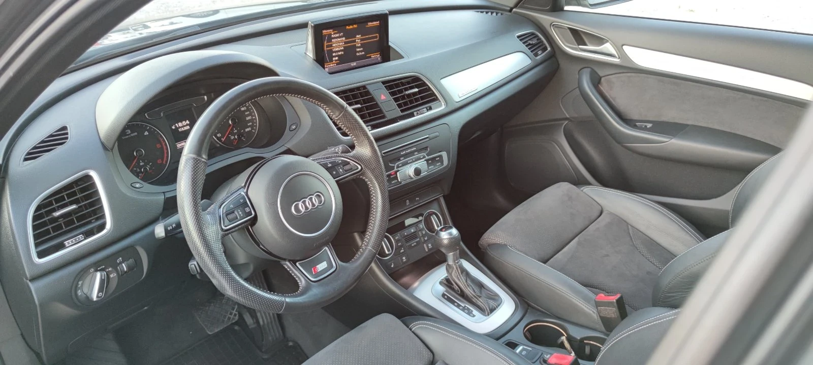 Audi Q3 * S-Line* Facelift* Quattro* , снимка 10 - Автомобили и джипове - 55711684
