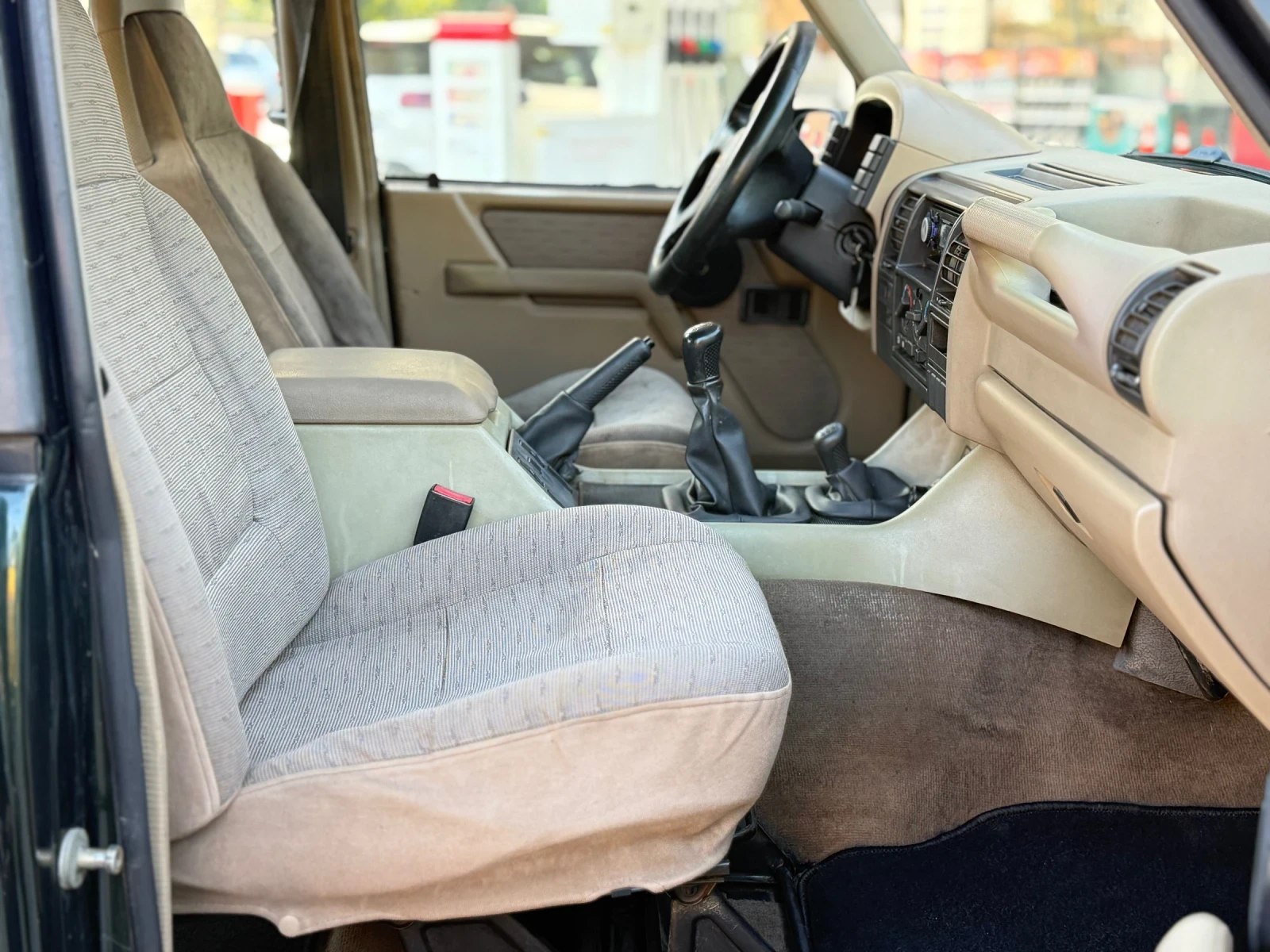 Land Rover Discovery 2.5TD Климатик/4ж4/Без корозия, снимка 14 - Автомобили и джипове - 56332102