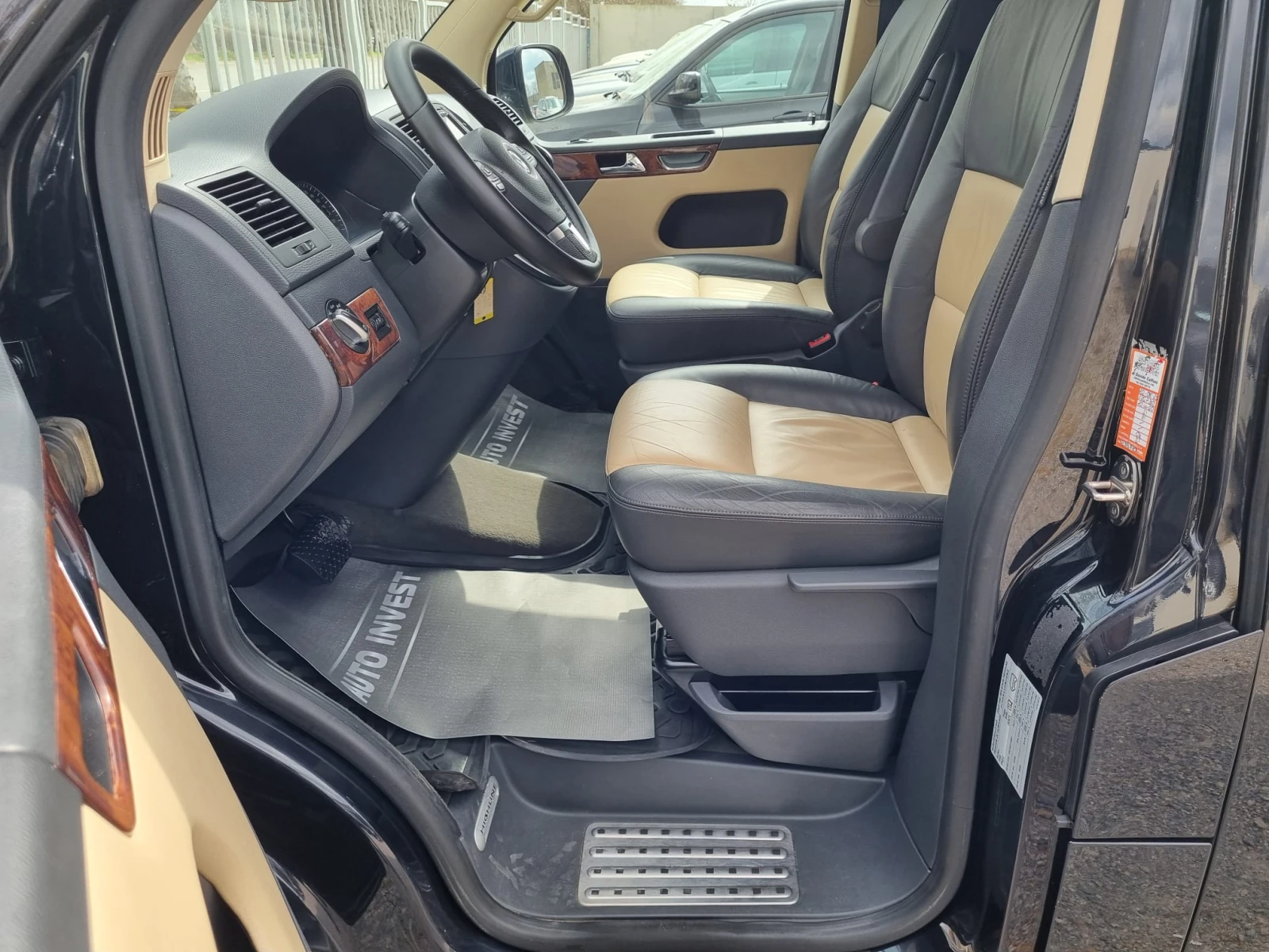 VW Multivan 2.0TDI* 4x4* DSG* HighLine, снимка 7 - Бусове и автобуси - 53899874