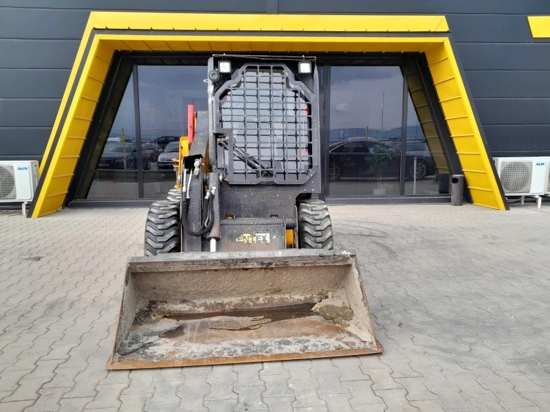 Мини челни товарачи JCB 135 2800кг, снимка 8 - Индустриална техника - 44402527