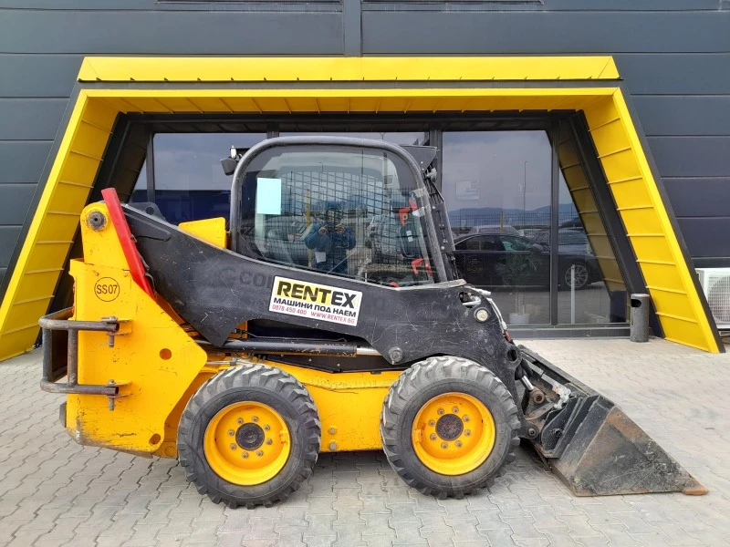 Мини челни товарачи JCB 135 2800кг, снимка 6 - Индустриална техника - 44402527