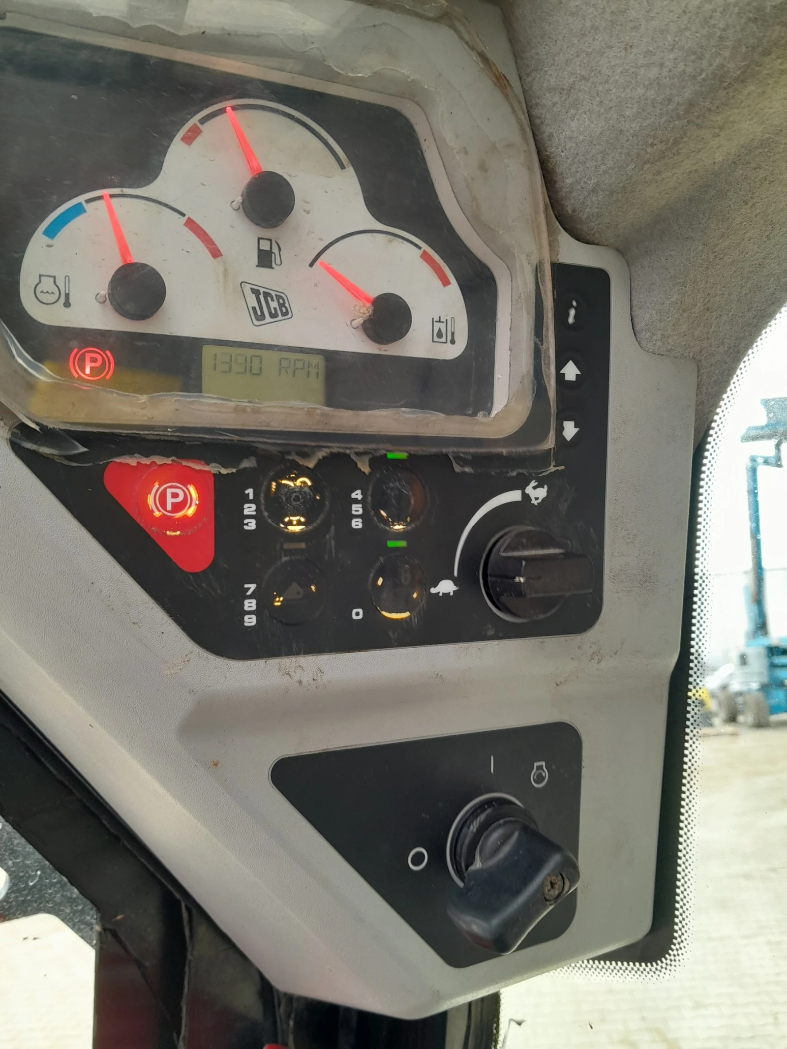    JCB 135 2800 | Mobile.bg   14