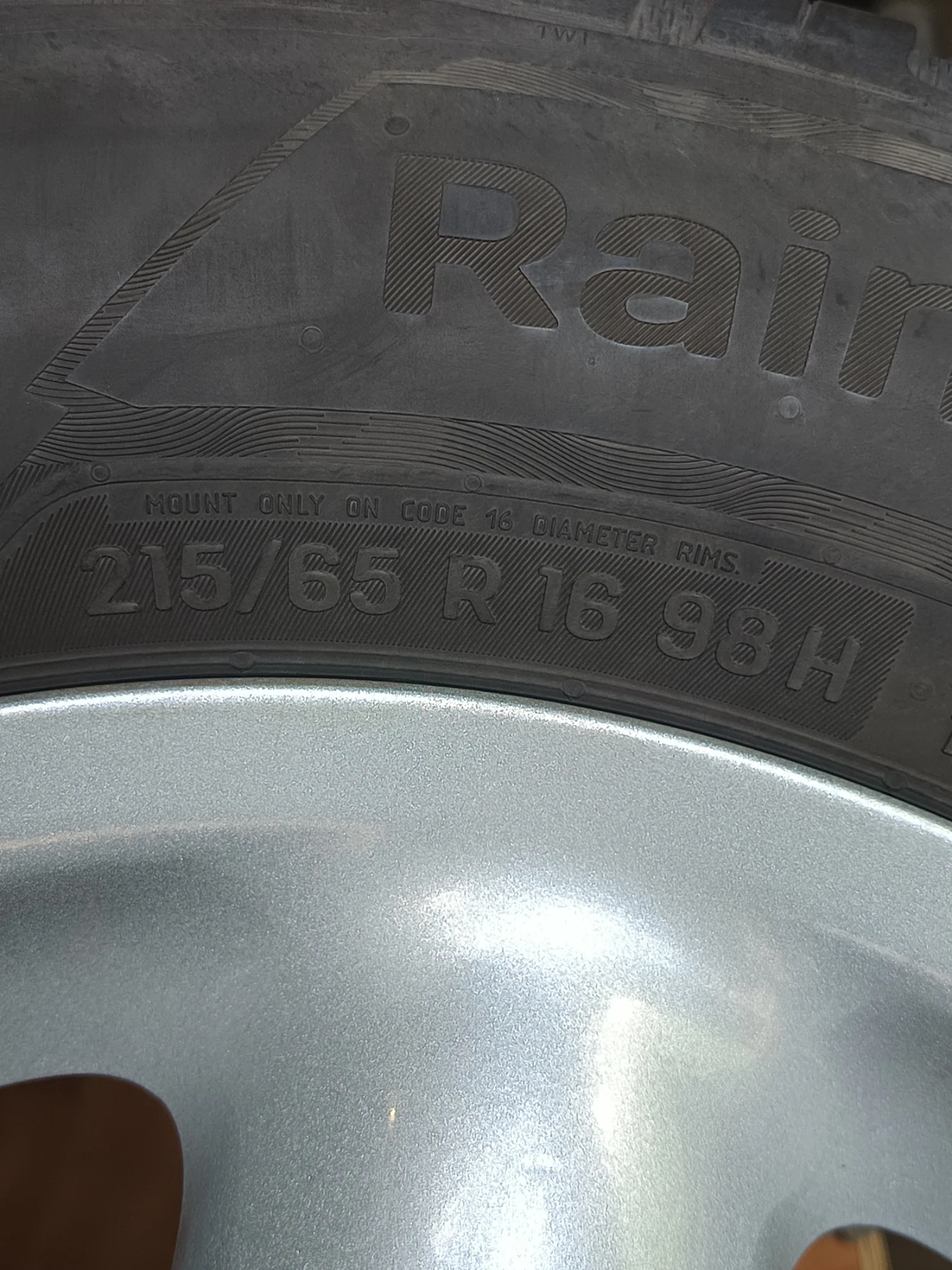 Гуми с джанти Uniroyal 215/65R16, снимка 8 - Гуми и джанти - 54396002