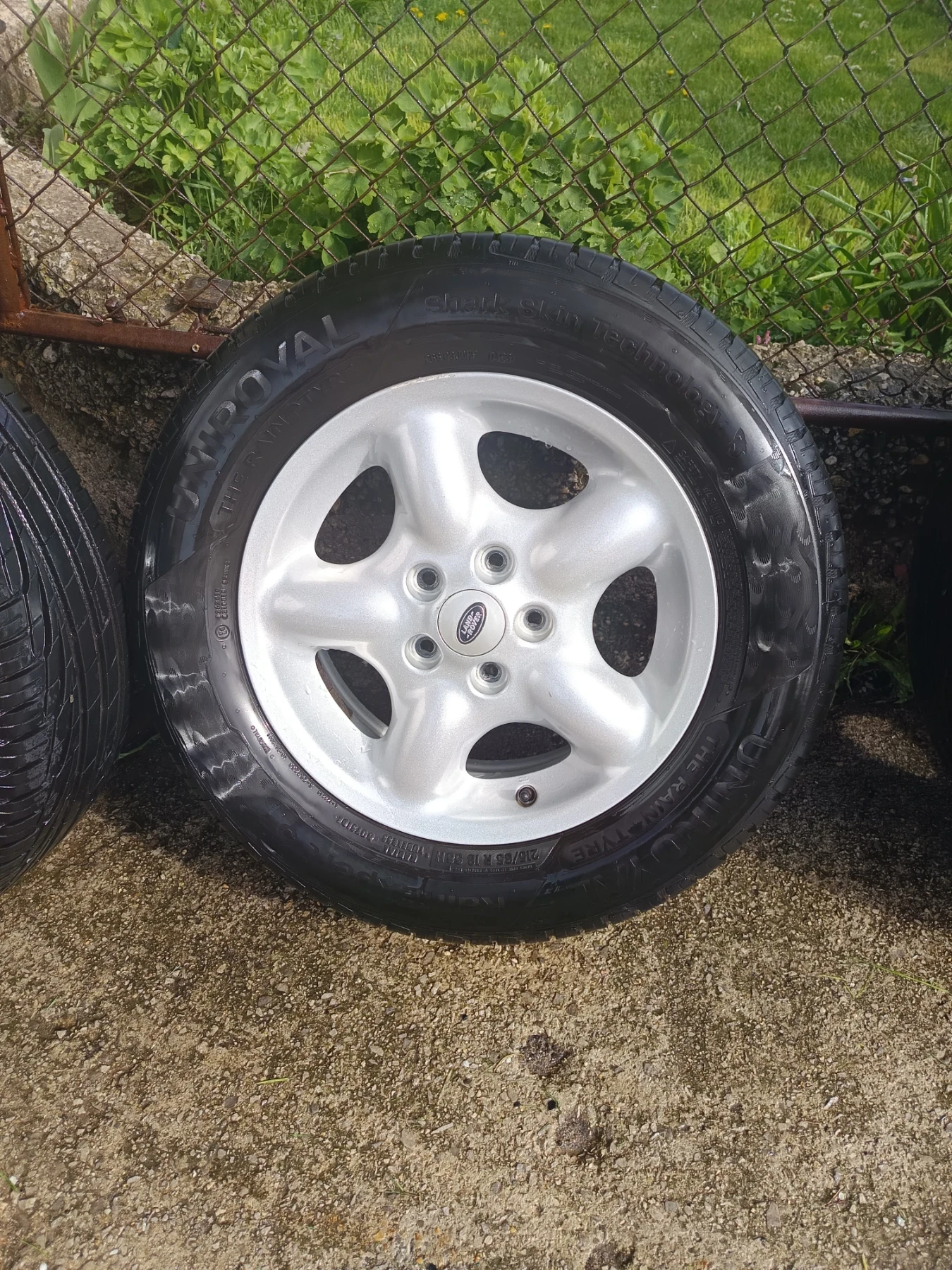 Гуми с джанти Uniroyal 215/65R16, снимка 2 - Гуми и джанти - 54396002