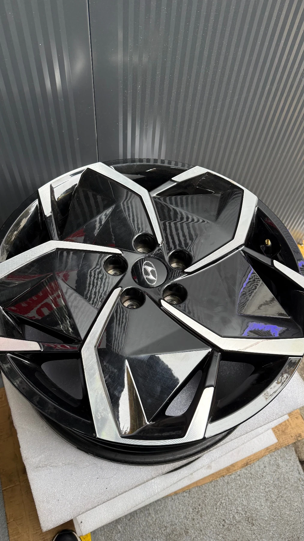 Джанти за Hyundai Santa fe, снимка 3 - Гуми и джанти - 56751055