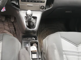 Toyota Corolla verso 1.8i Linea Sol/LPG, снимка 16