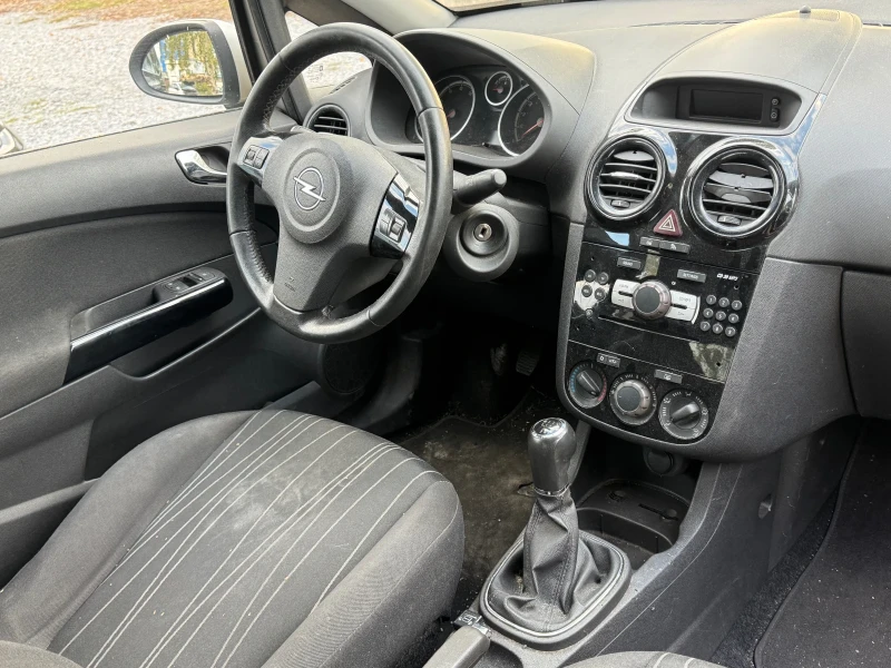 Opel Corsa 1.2i Газ, снимка 5 - Автомобили и джипове - 47815703