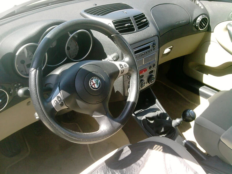 Alfa Romeo 147, снимка 1 - Автомобили и джипове - 48909473