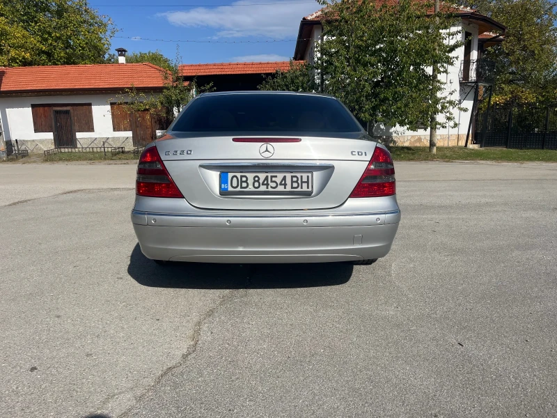 Mercedes-Benz E 220 ELEGANCE , снимка 7 - Автомобили и джипове - 49233299