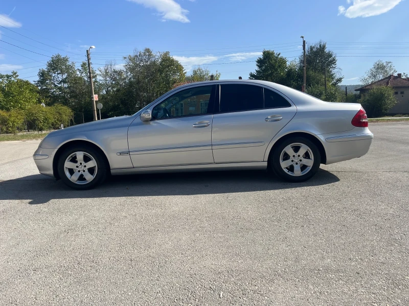 Mercedes-Benz E 220 ELEGANCE , снимка 3 - Автомобили и джипове - 49233299