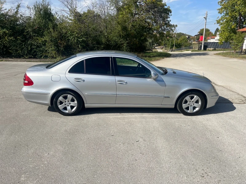 Mercedes-Benz E 220 ELEGANCE , снимка 4 - Автомобили и джипове - 49233299